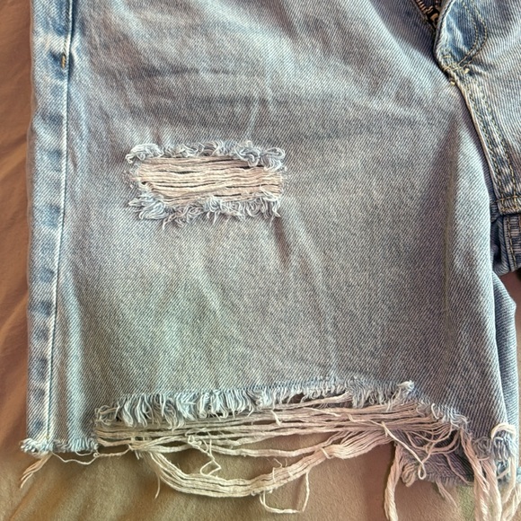 Stradivarius Bermuda style ripped shorts - Picture 6 of 8